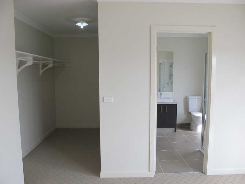 141 The Esplanade, Caroline Springs VIC 3023