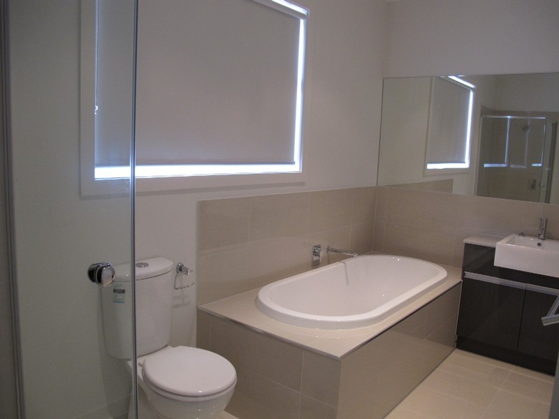 27 Daly Circuit, Caroline Springs VIC 3023