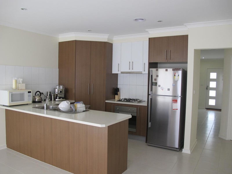 12 Zammit Lane, Hillside VIC 3037