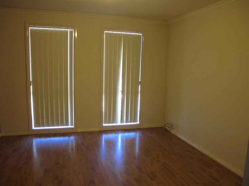 10 Alpine Gardens, Caroline Springs VIC 3023