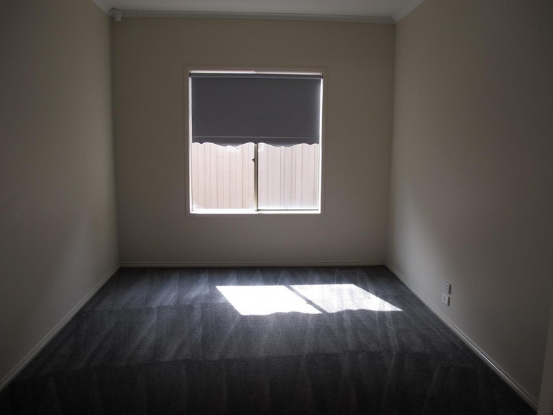 4 Cobaw Circuit, Caroline Springs VIC 3023