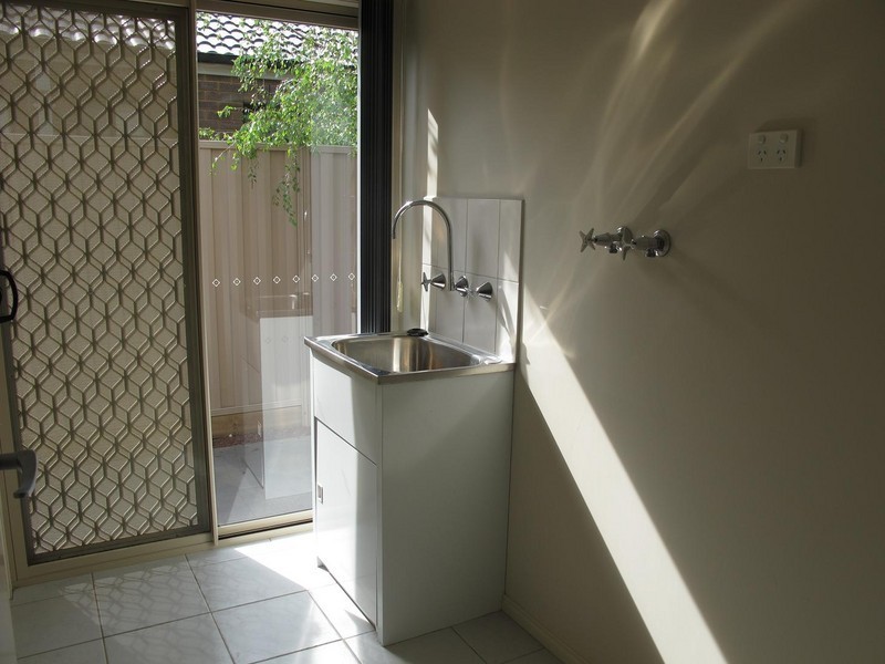 4 Cobaw Circuit, Caroline Springs VIC 3023