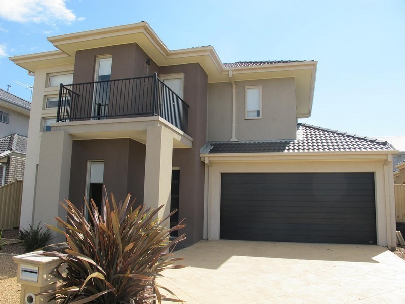 13 Irwin Gardens, Caroline Springs VIC 3023