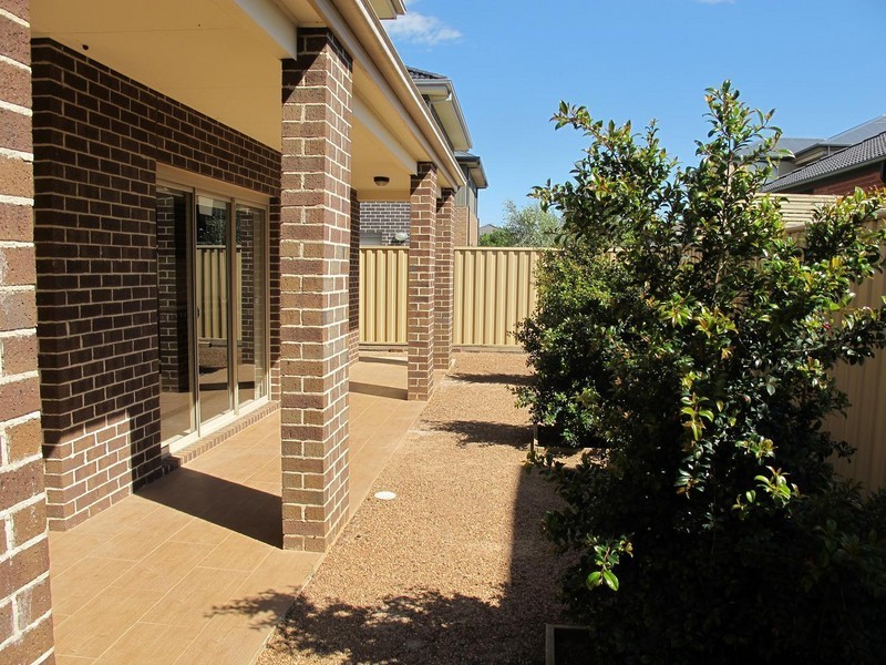 13 Irwin Gardens, Caroline Springs VIC 3023