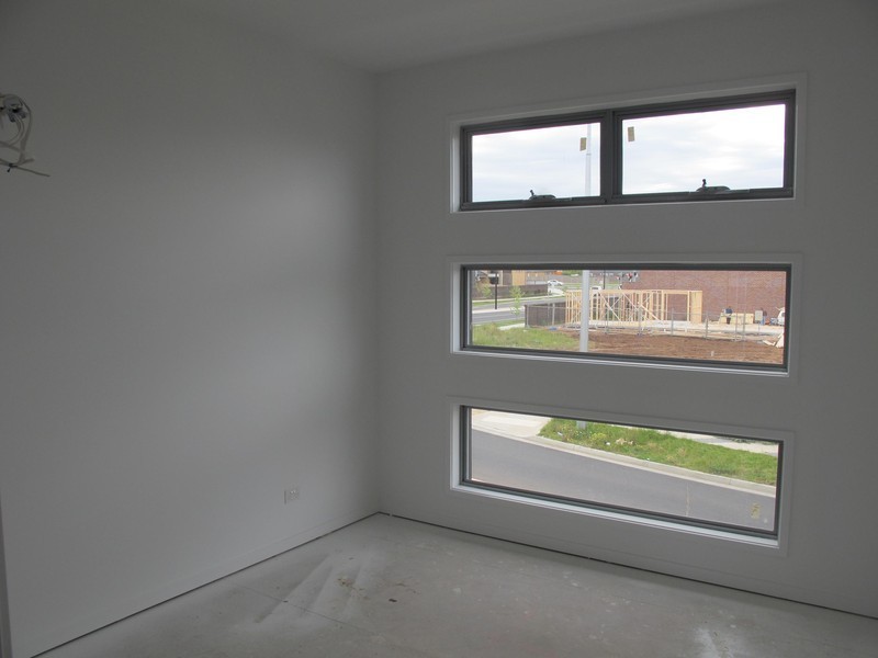 147 The Esplanade, Caroline Springs VIC 3023