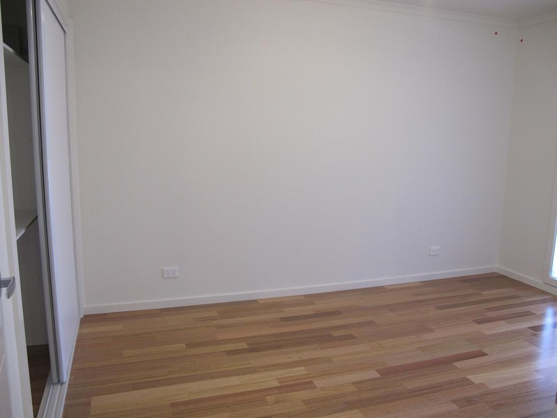 1/21 Breadalbane Court, Sydenham VIC 3037