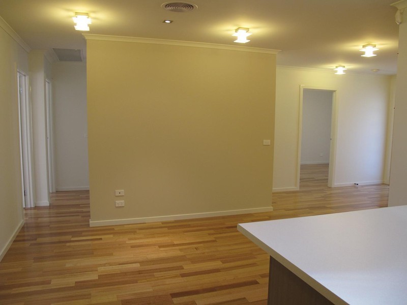 1/21 Breadalbane Court, Sydenham VIC 3037