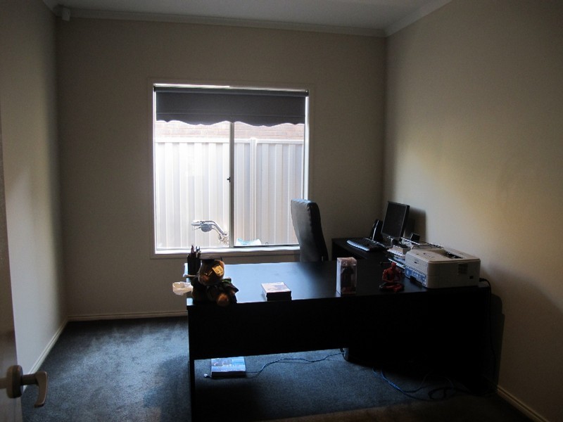 4 Cobaw Circuit, Caroline Springs VIC 3023