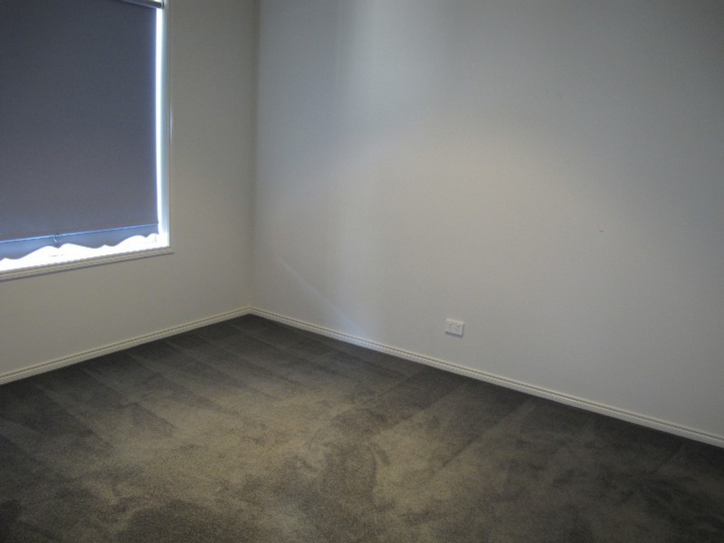 4 Cobaw Circuit, Caroline Springs VIC 3023