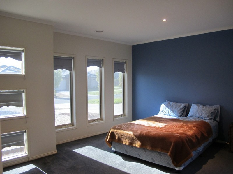 4 Cobaw Circuit, Caroline Springs VIC 3023