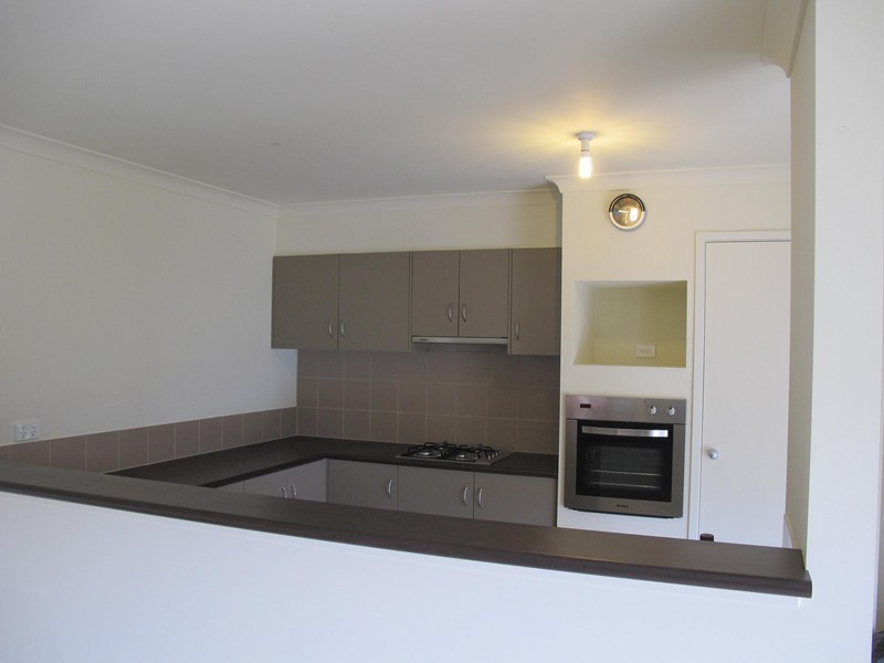 8 COOGEE DRIVE, Taylors Hill VIC 3037