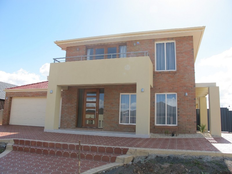 16 Carisbrook Street, Caroline Springs VIC 3023