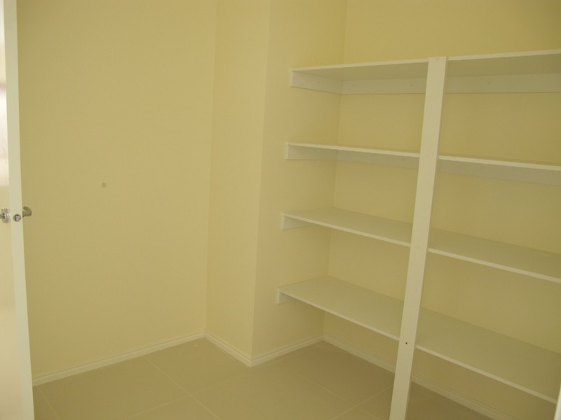 16 Carisbrook Street, Caroline Springs VIC 3023