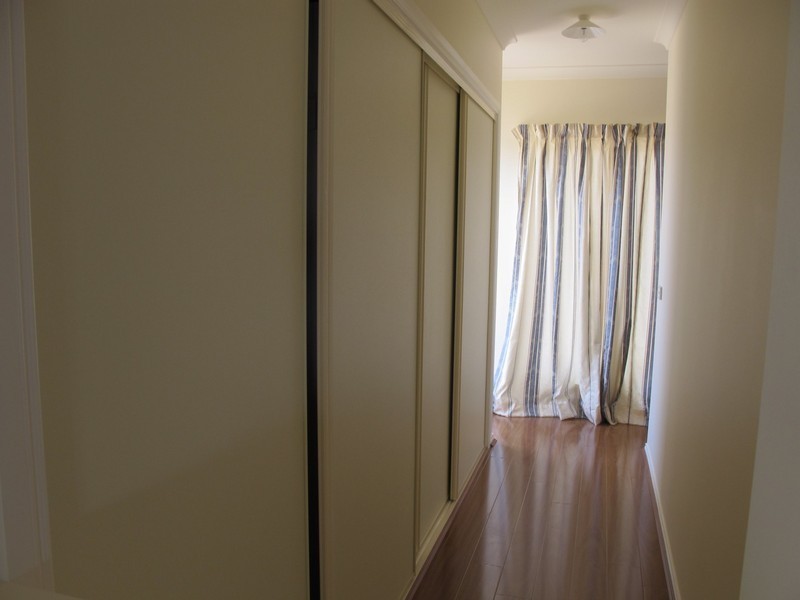 16 Carisbrook Street, Caroline Springs VIC 3023