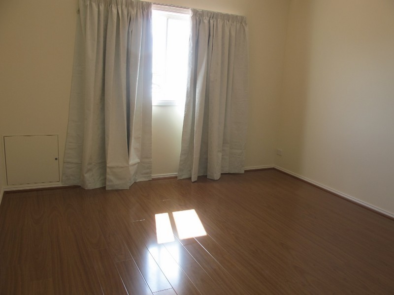 16 Carisbrook Street, Caroline Springs VIC 3023