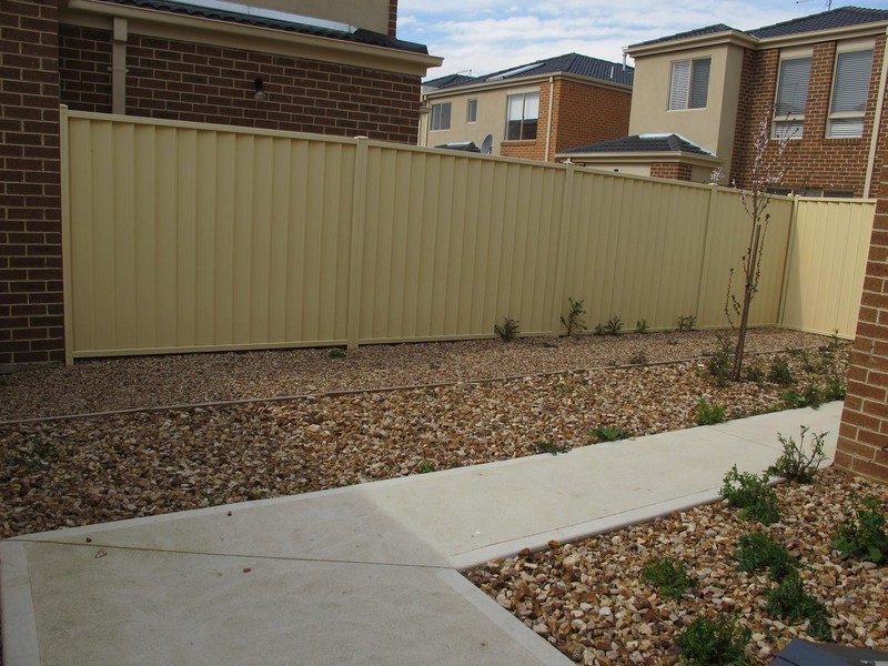 12 Zammit Lane, Hillside VIC 3037