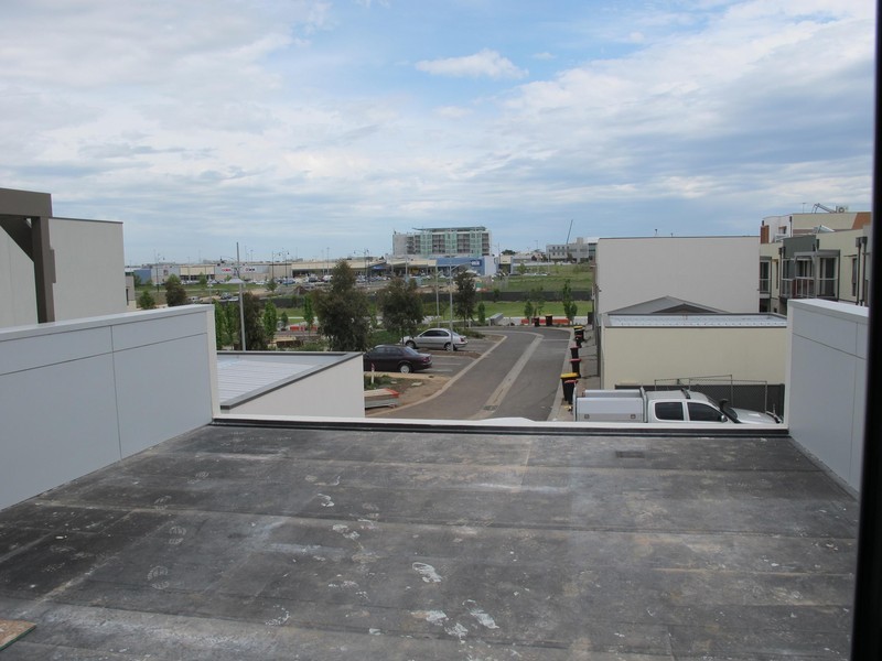 147 The Esplanade, Caroline Springs VIC 3023