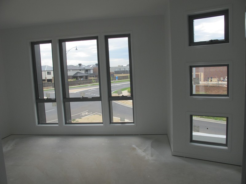 147 The Esplanade, Caroline Springs VIC 3023