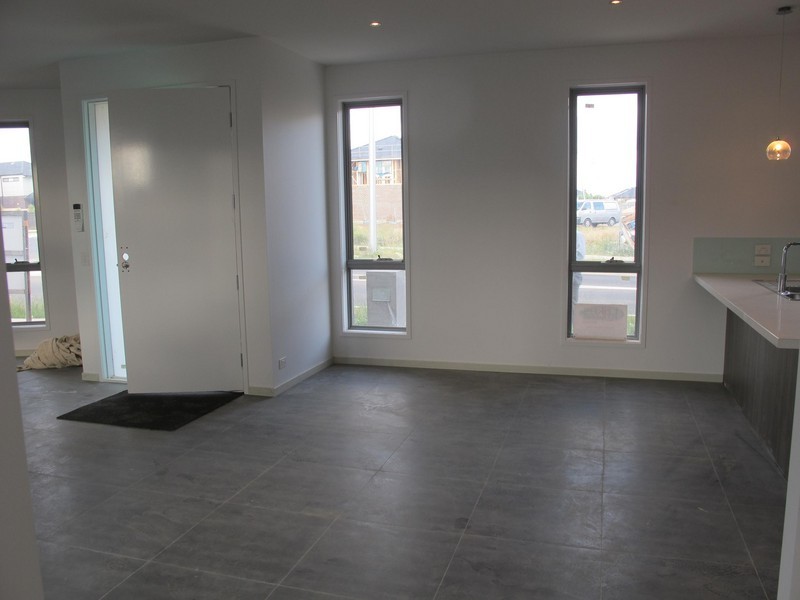 147 The Esplanade, Caroline Springs VIC 3023