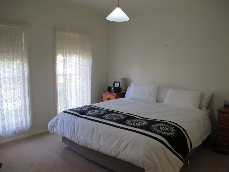 7 Northampton Crescent, Caroline Springs VIC 3023