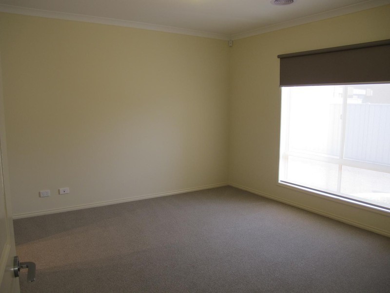 26 Jamieson Link, Caroline Springs VIC 3023