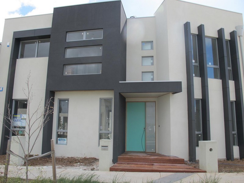 147 The Esplanade, Caroline Springs VIC 3023