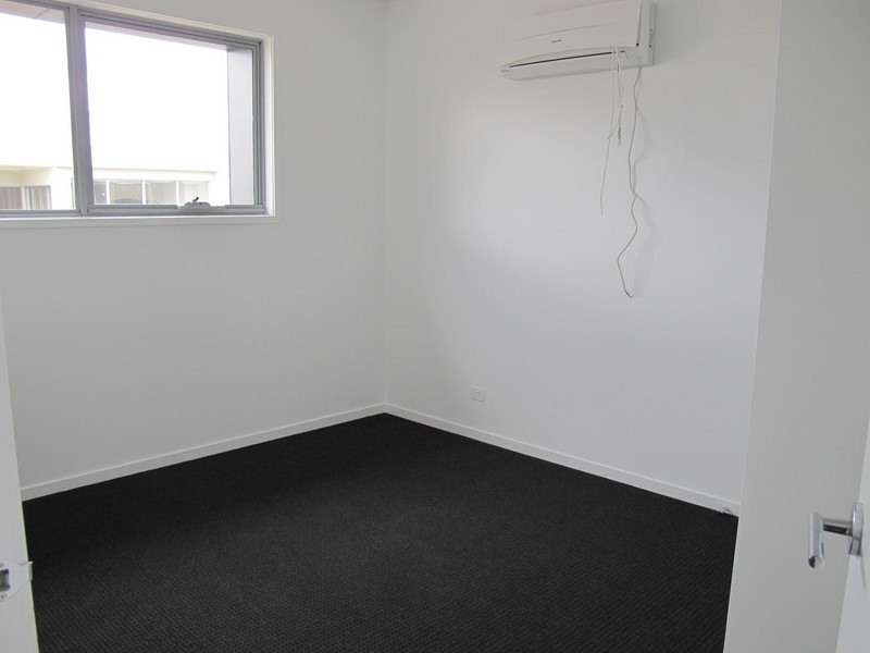 147 The Esplanade, Caroline Springs VIC 3023