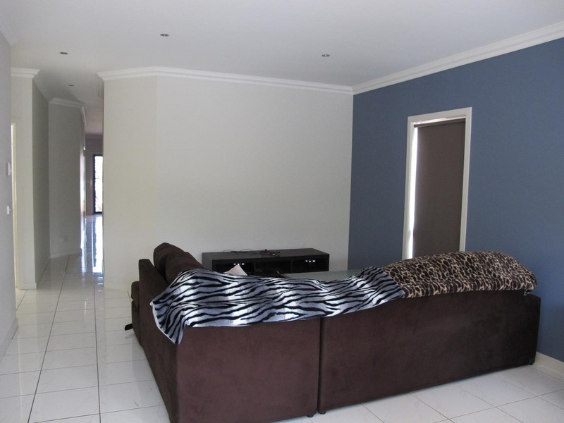 14 Barrington Circuit, Caroline Springs VIC 3023