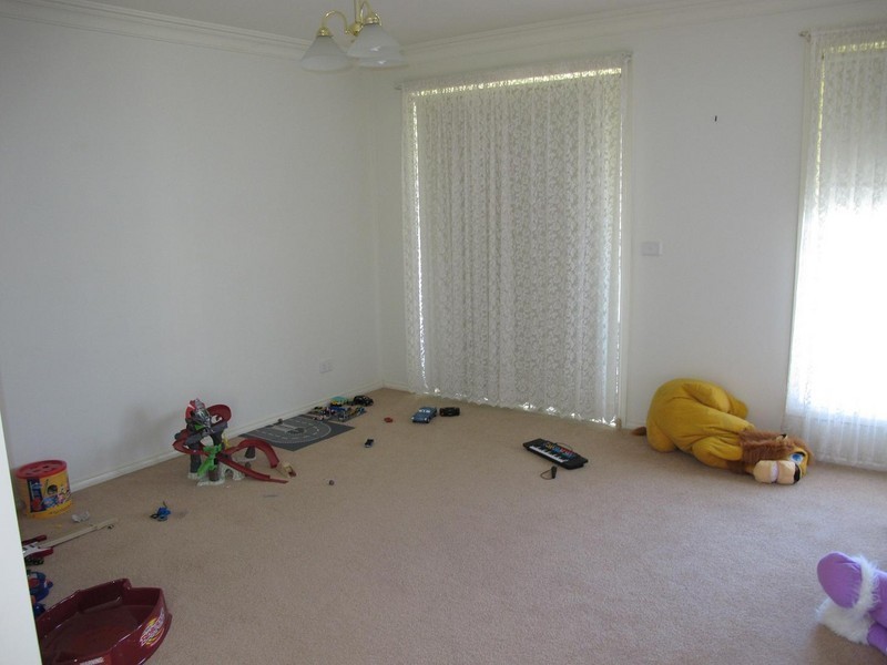 7 Northampton Crescent, Caroline Springs VIC 3023