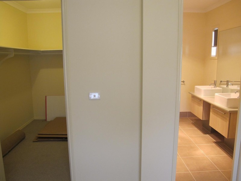 26 Jamieson Link, Caroline Springs VIC 3023