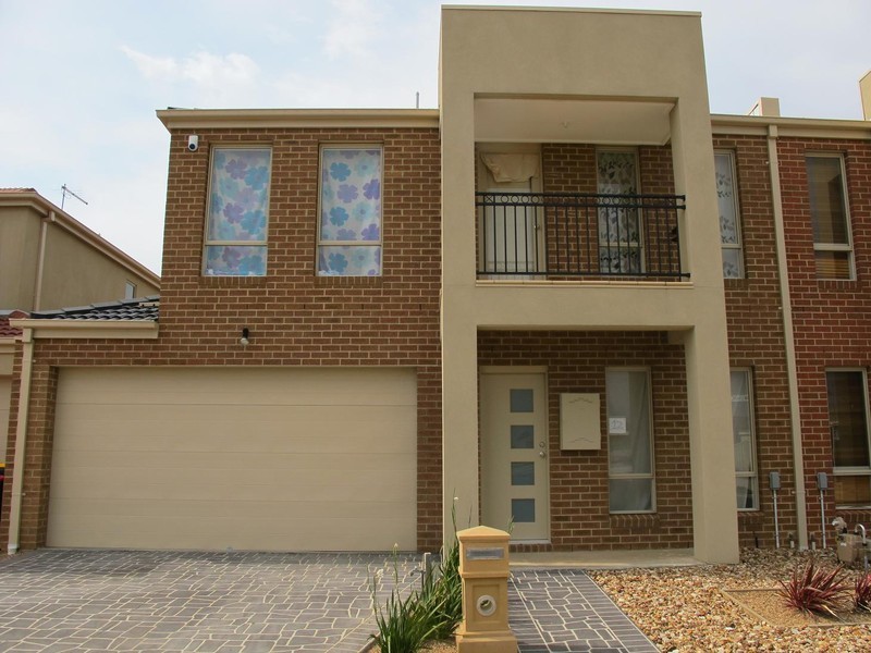 12 Zammit Lane, Hillside VIC 3037