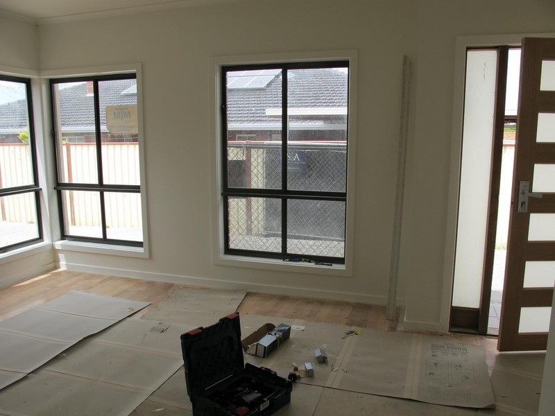 2/21 Breadalbane Court, Sydenham VIC 3037