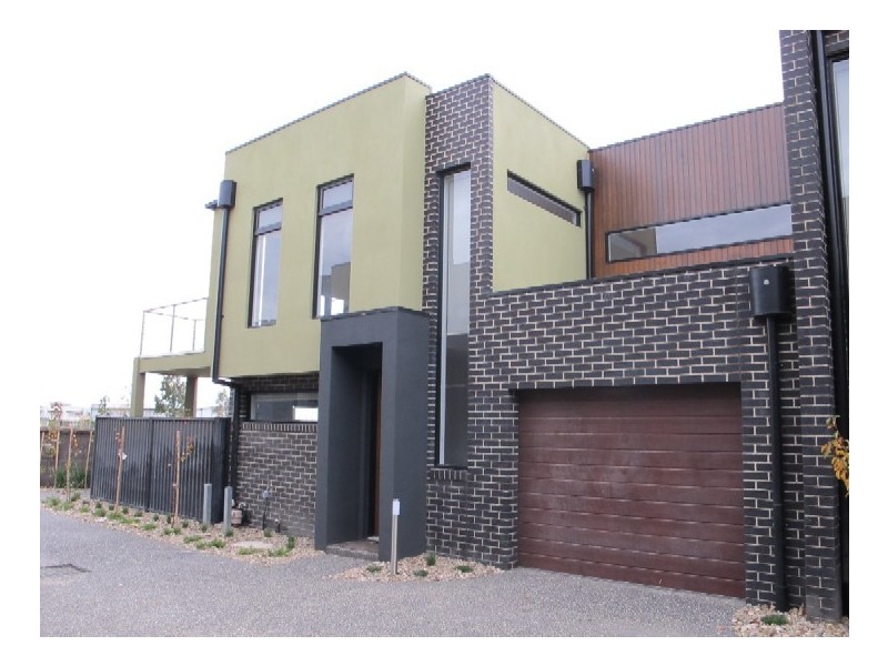 8/5 Chelsworth Place, Caroline Springs VIC 3023