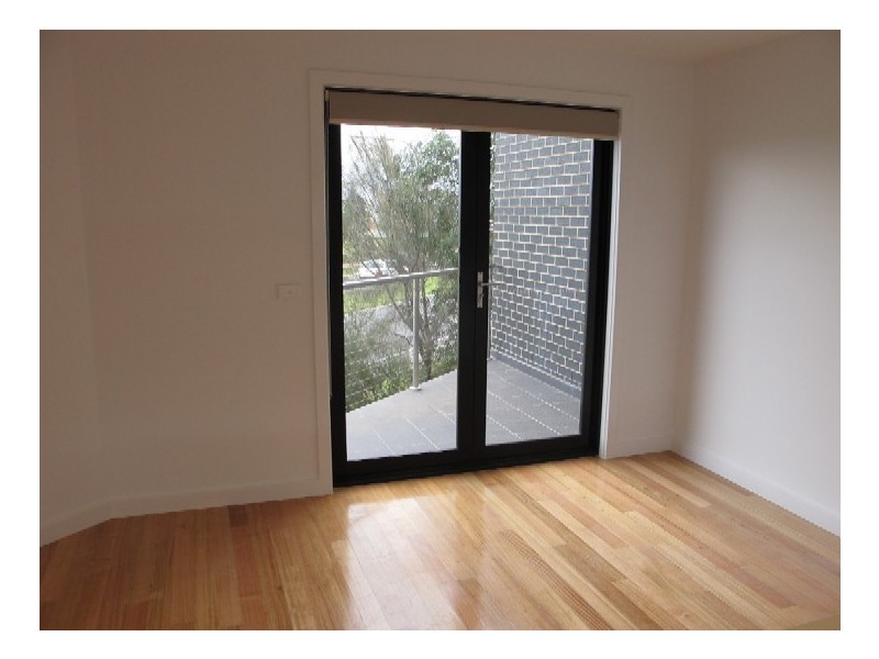 8/5 Chelsworth Place, Caroline Springs VIC 3023