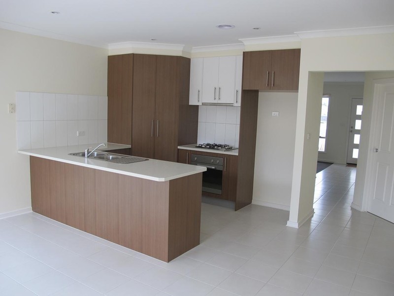 12 Zammit Lane, Hillside VIC 3037