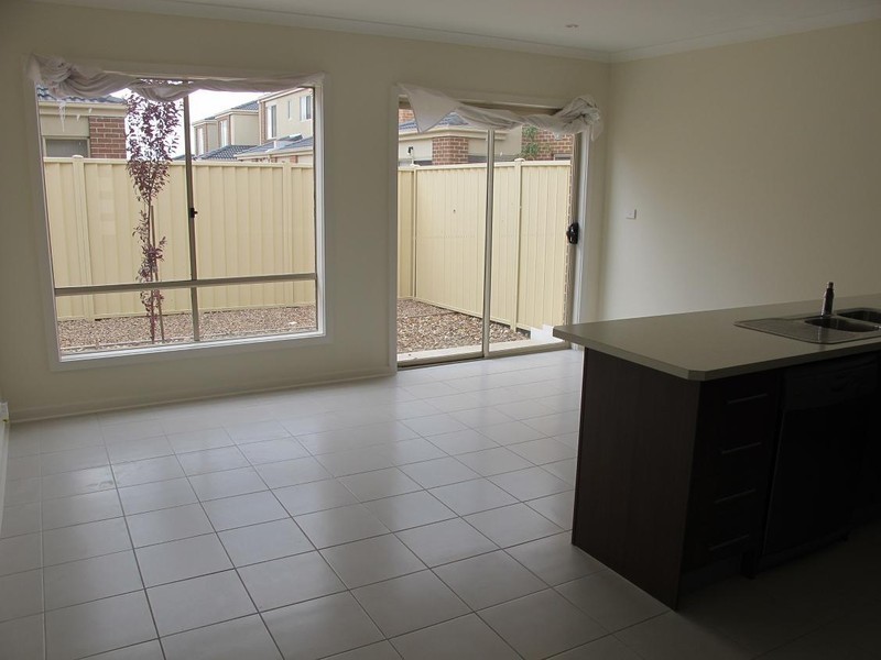 12 Zammit Lane, Hillside VIC 3037