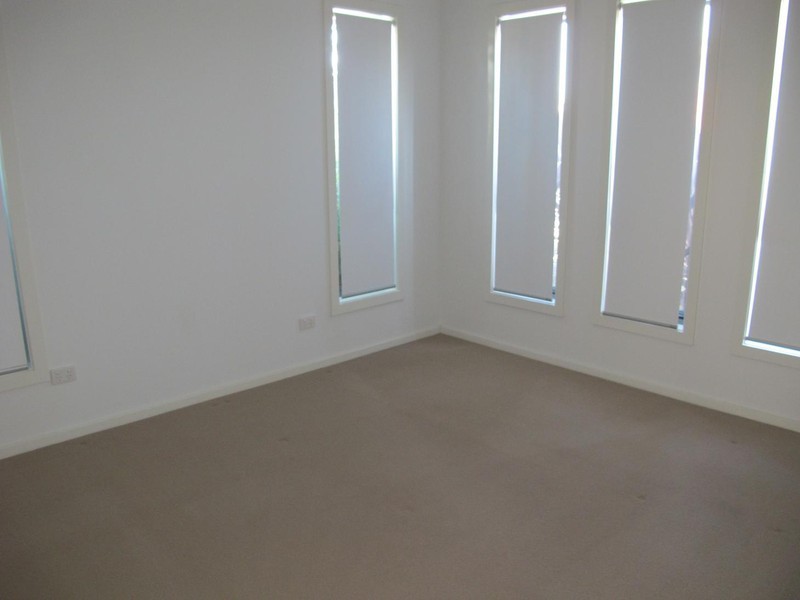 22 Gardenia Way, Caroline Springs VIC 3023