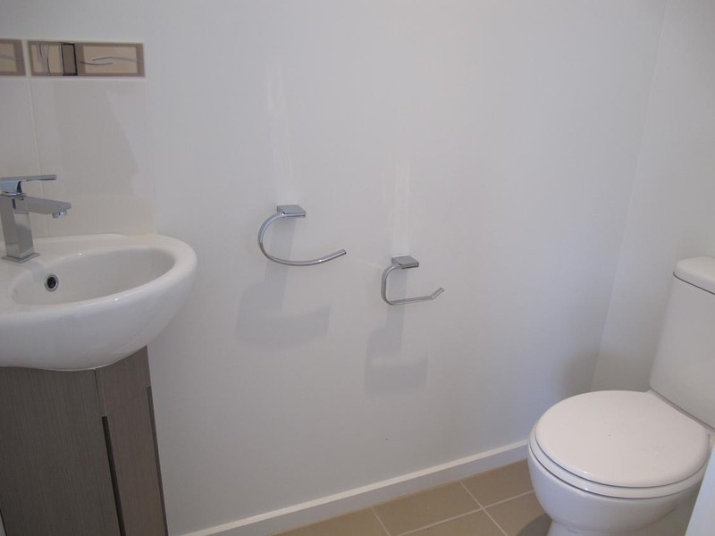 2/21 Breadalbane Court, Sydenham VIC 3037