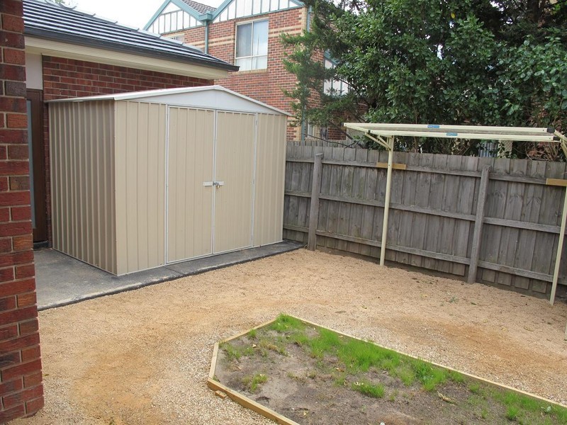 2/21 Breadalbane Court, Sydenham VIC 3037