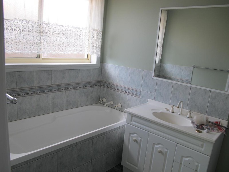 14a Salamander Drive, Taylors Lakes VIC 3038