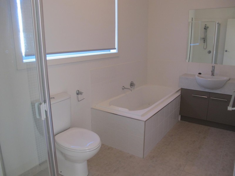 22 Gardenia Way, Caroline Springs VIC 3023