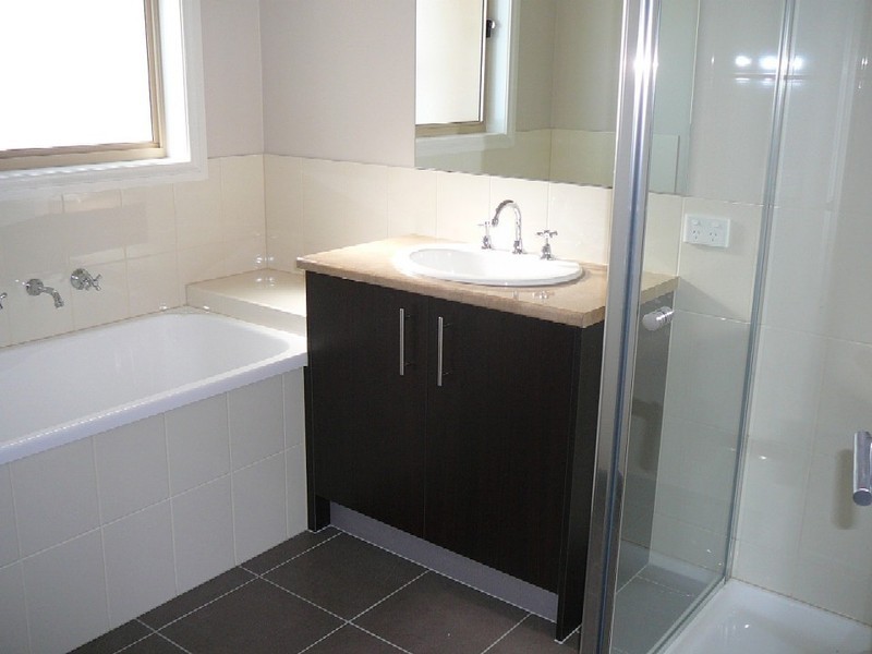 33 Arroyo Place, Caroline Springs VIC 3023