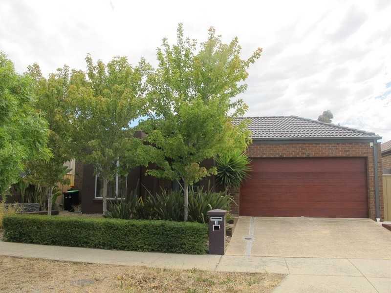 1  Jells Place, Caroline Springs VIC 3023