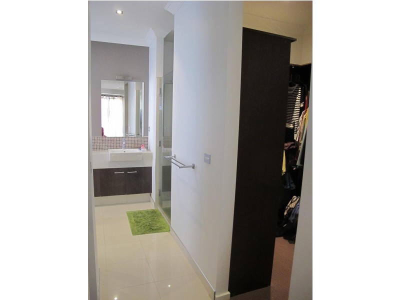 1  Jells Place, Caroline Springs VIC 3023