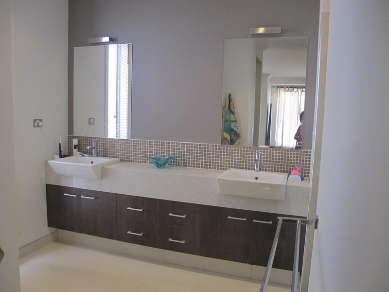 1  Jells Place, Caroline Springs VIC 3023