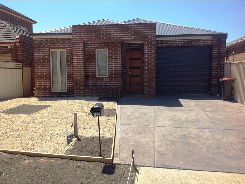 132 Westwood Drive, Burnside VIC 3023