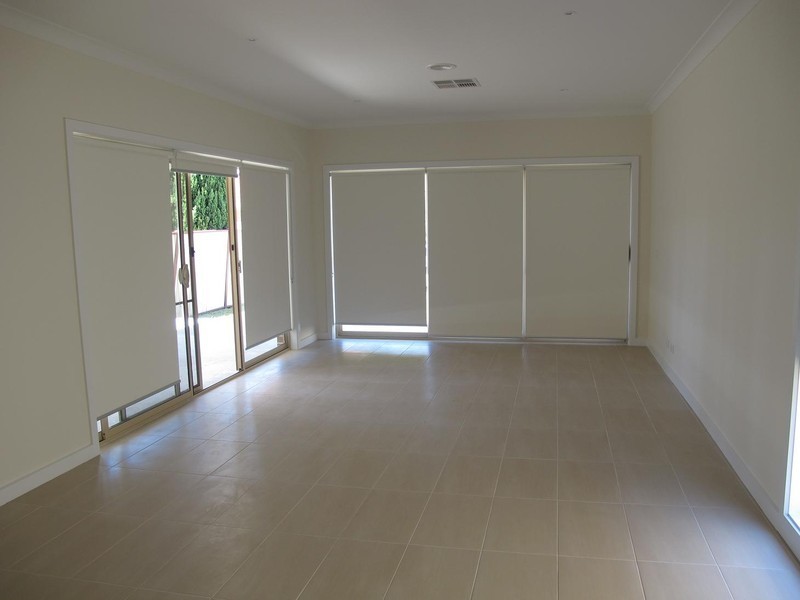 132 Westwood Drive, Burnside VIC 3023