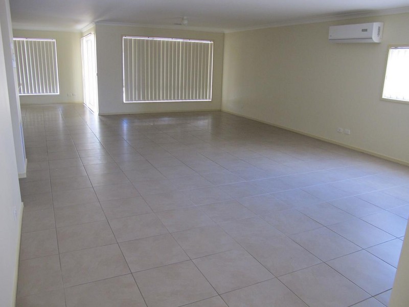 36 Redcliffe Terrace, Taylors Hill VIC 3037