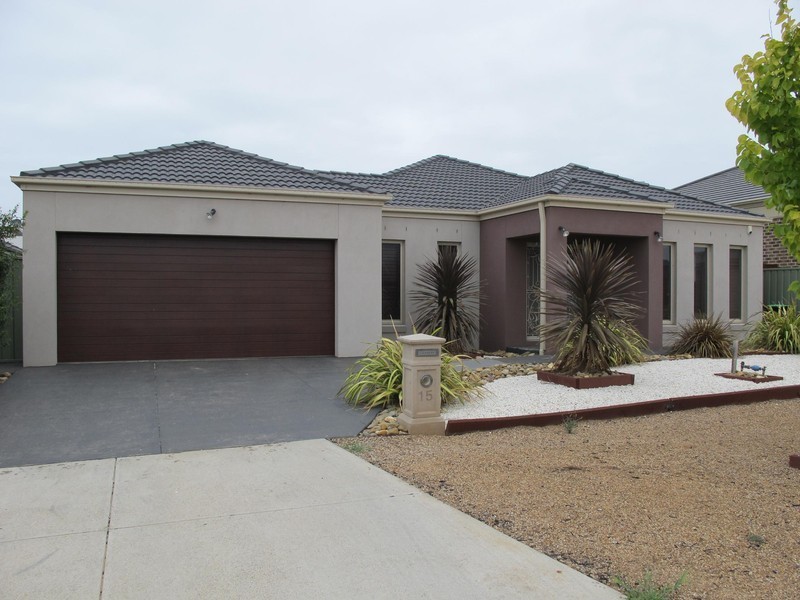15 Lambertia Loop, Caroline Springs VIC 3023