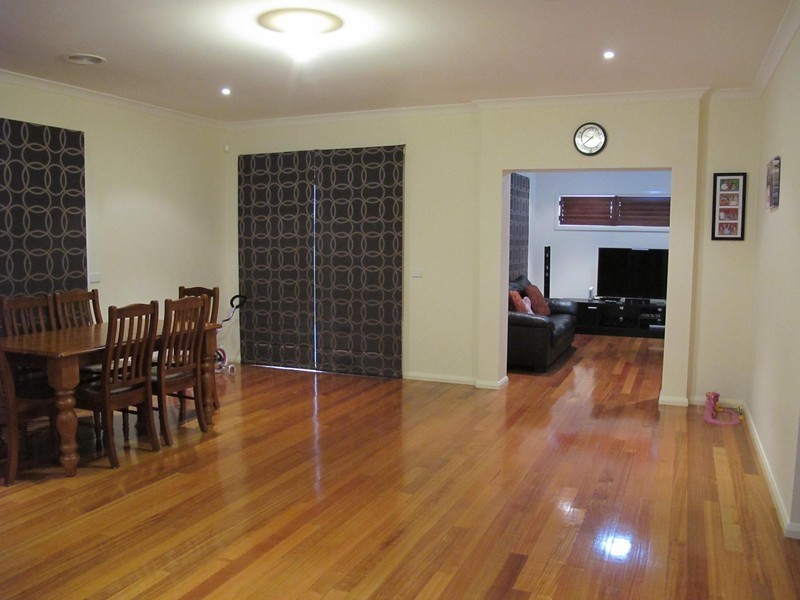 15 Lambertia Loop, Caroline Springs VIC 3023